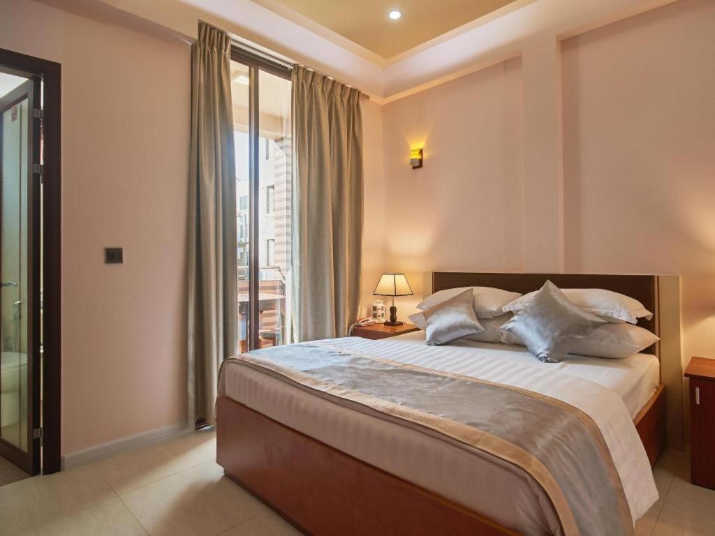 Lonuveli Hotell Hulhumale Exteriör bild